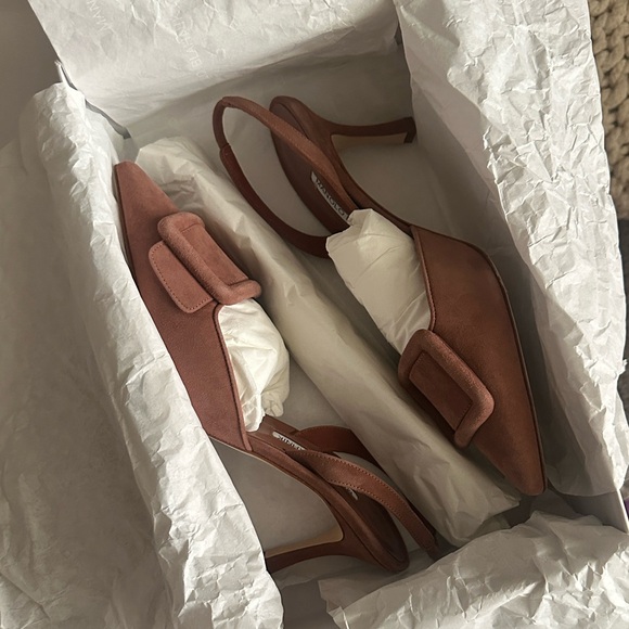 NWT Manolo Blahnik Maysli Suede Slingback Pump - Picture 2 of 5